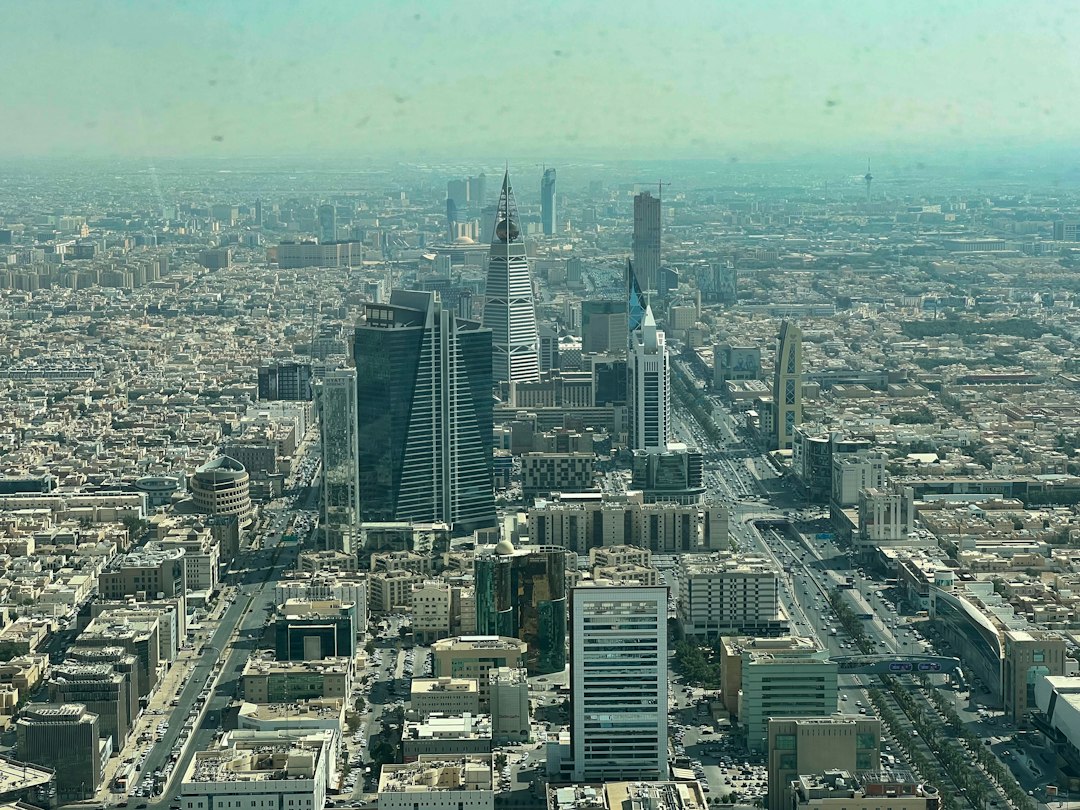 الأعمال والشركات في السعودية - مكتب هشام أبوعوف